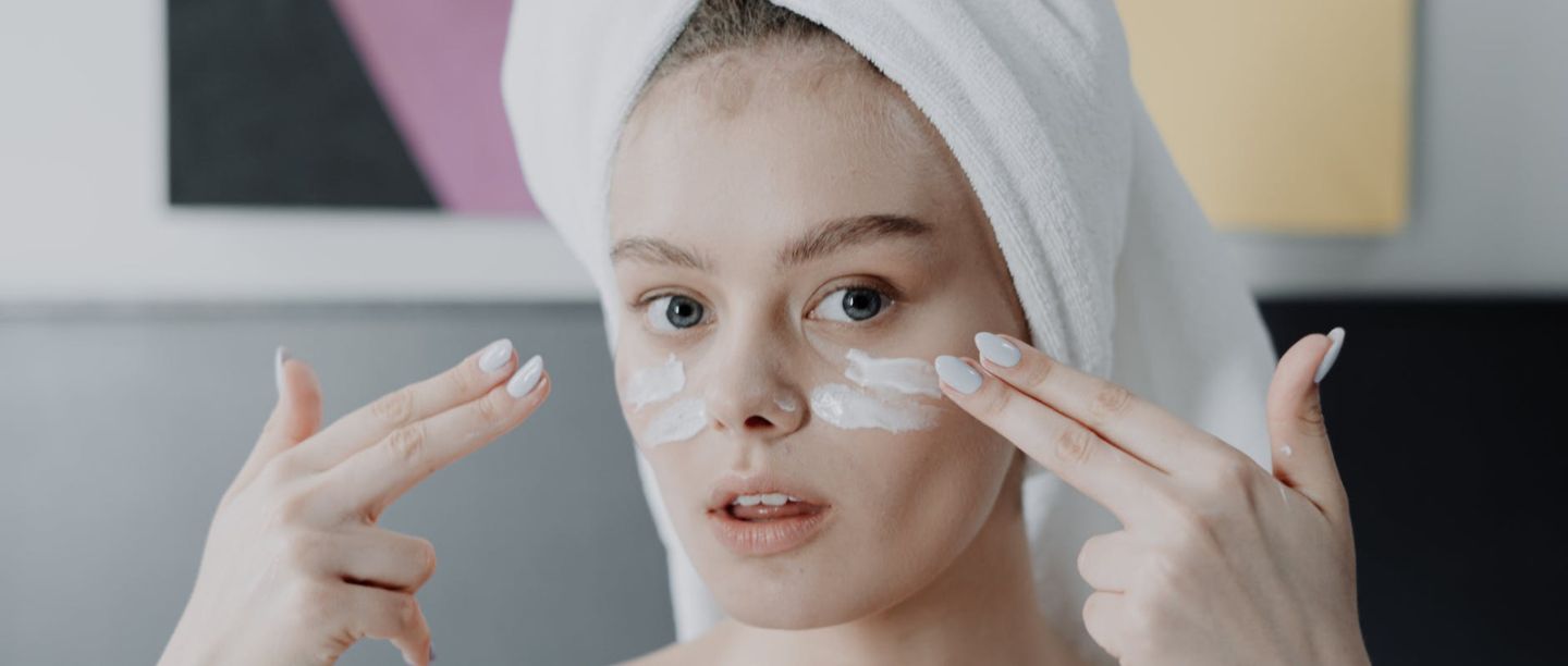 Eye cream: আই ক্রিম কেনার আগে এই উপাদানগুলি আছে কি না দেখে নিন