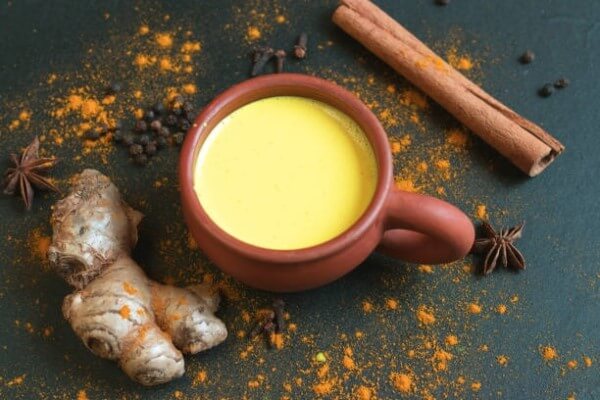 दूध में हल्दी के नुकसान