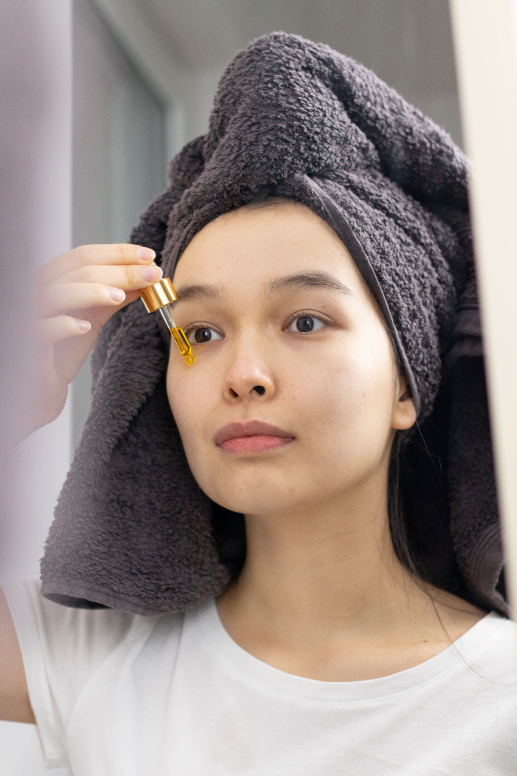 Benefits of Almond Oil for Skin in Hindi