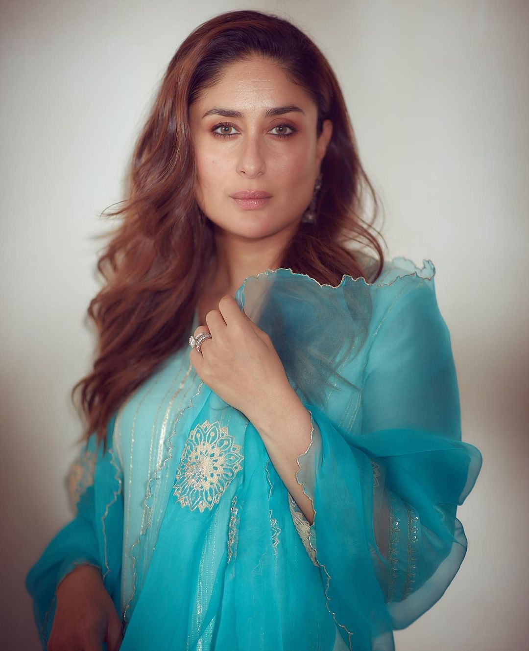 kareena kapoor soft glam makeup