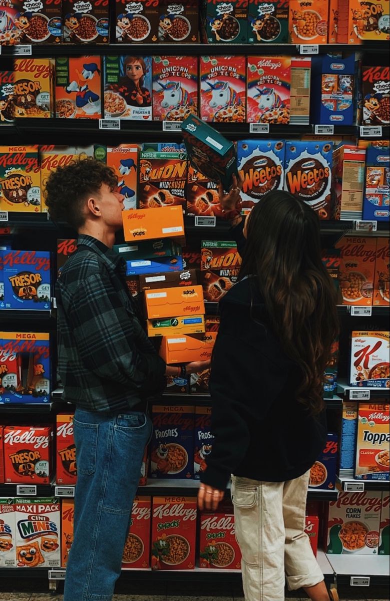 Grossery time for young couples