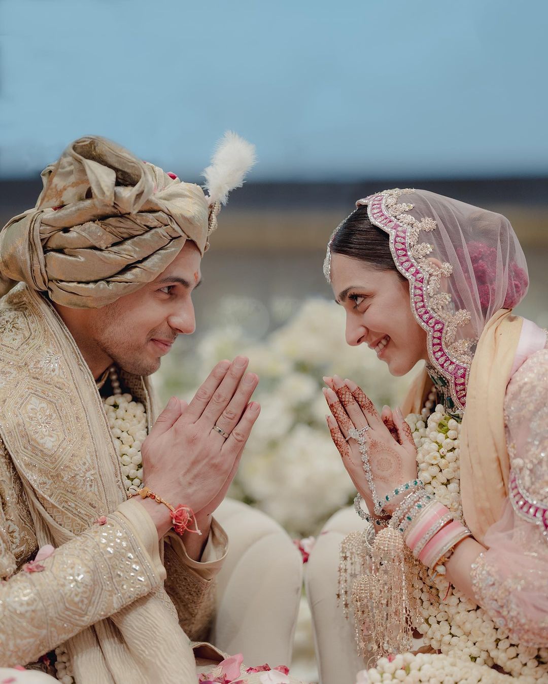 Sidharth Touched Kiara's Feet