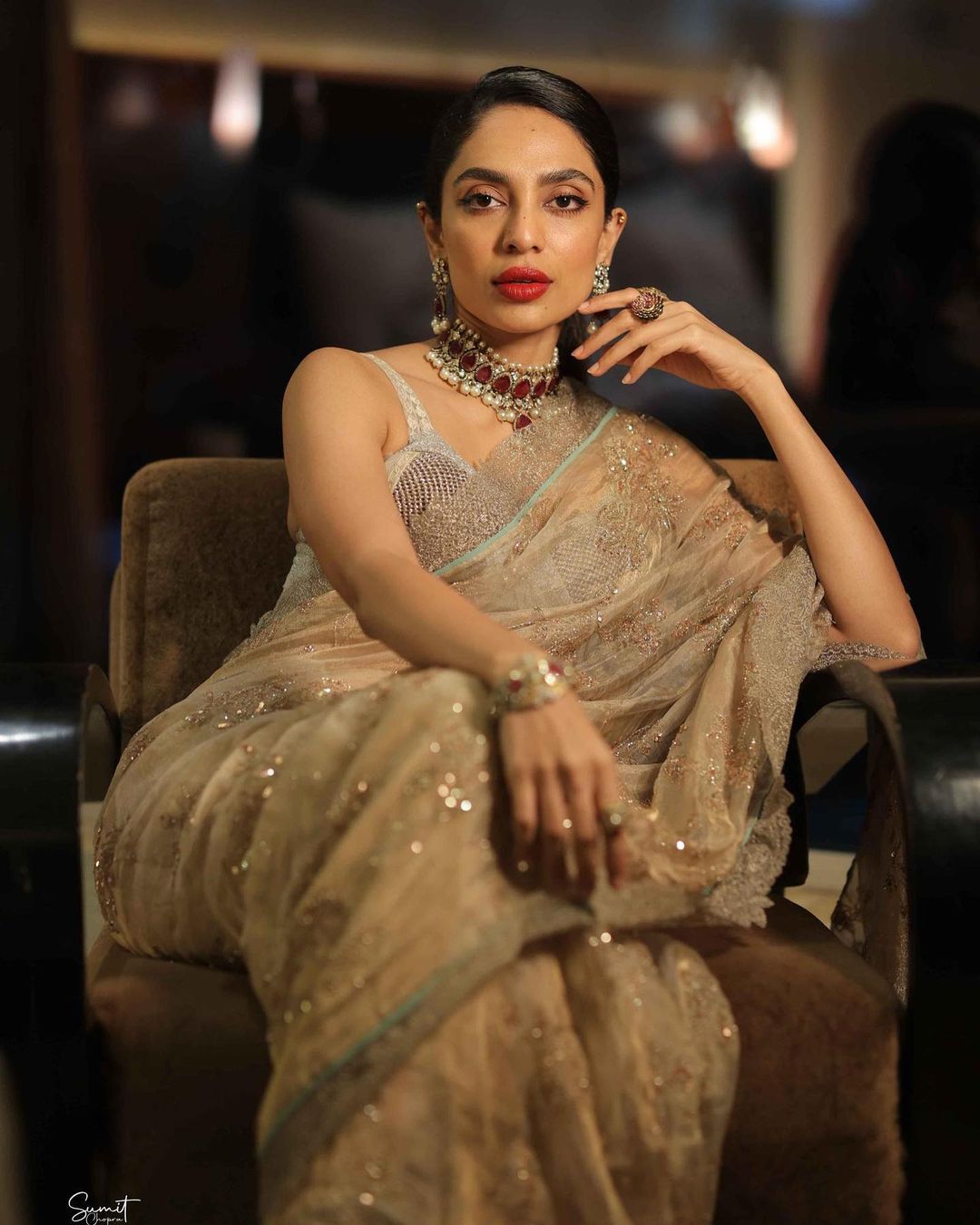 Shobhita Dhulipala Golden Net Saree