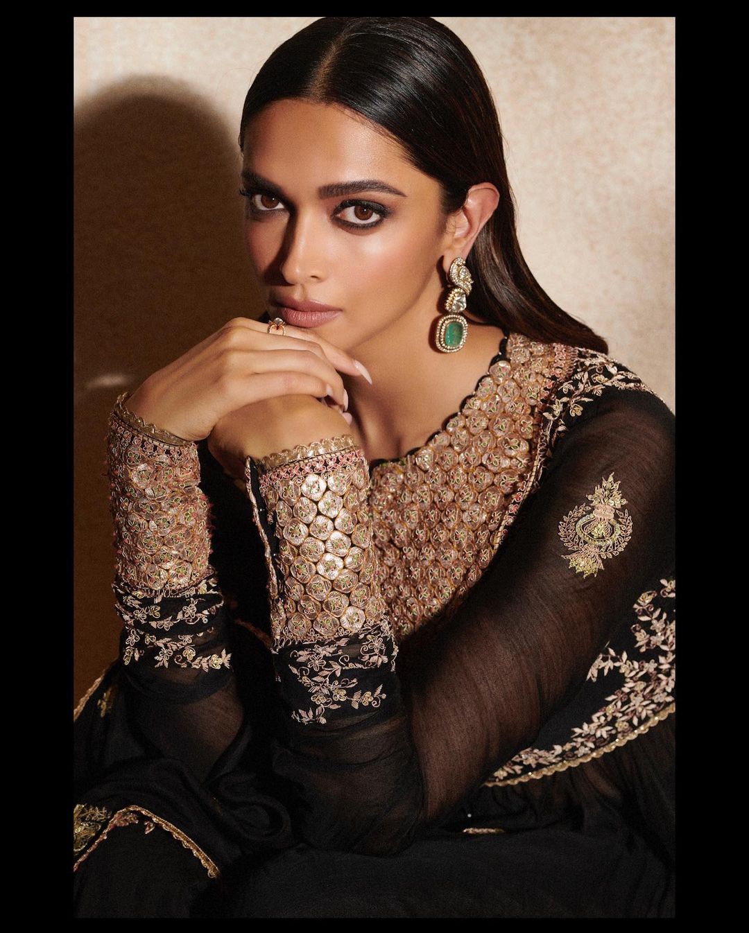 deepika padukone in black suit