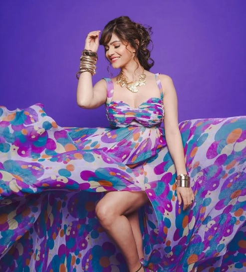 RubINA Dilaik Baby Bump