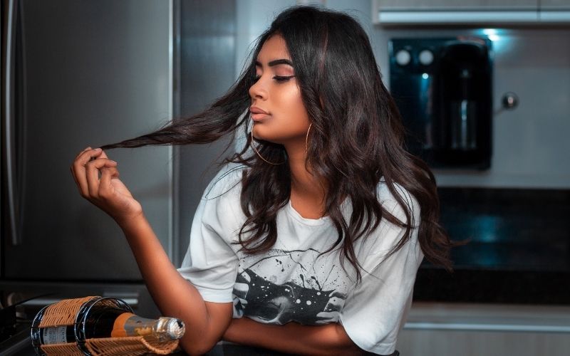 केसांना फाटे फुटणे - केस कधी कापावेत