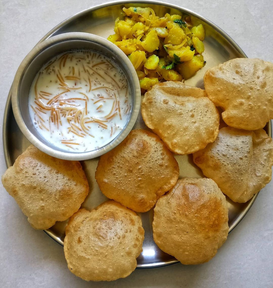पुरी भाजी - Puri Bhaji Recipe For Gudhi Padwa In Marathi