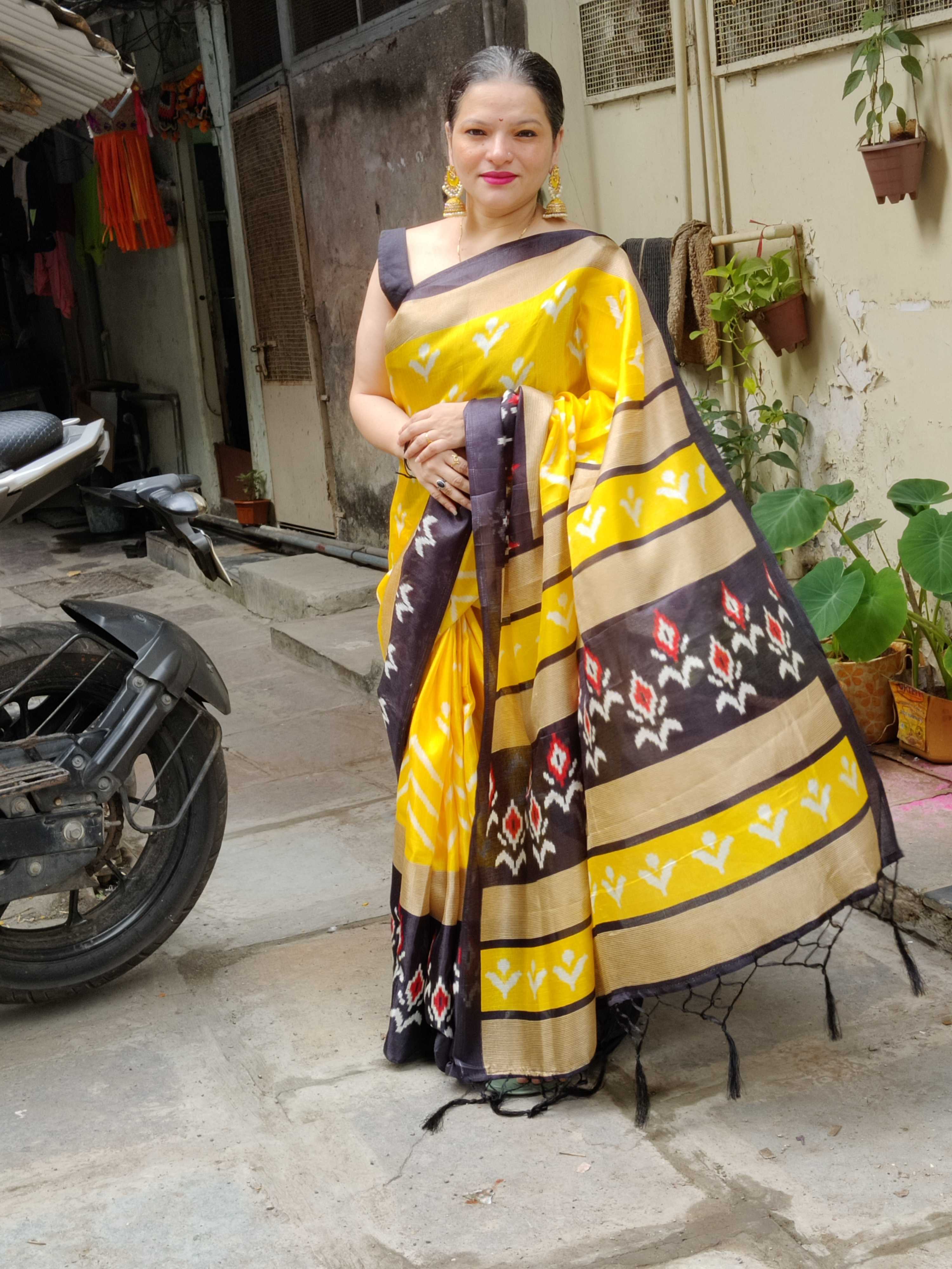 काठापदराची साडी - Gudi Padwa Saree Looks In Marathi