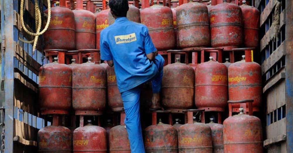 LPG_Safety_Tips_and_Precautions_for_Women001 பெண்கள் பயன்படுத்தும் சமையல் கேஸ் சிலிண்டரை பாதுகாப்பாக கையாள்வது எப்படி?