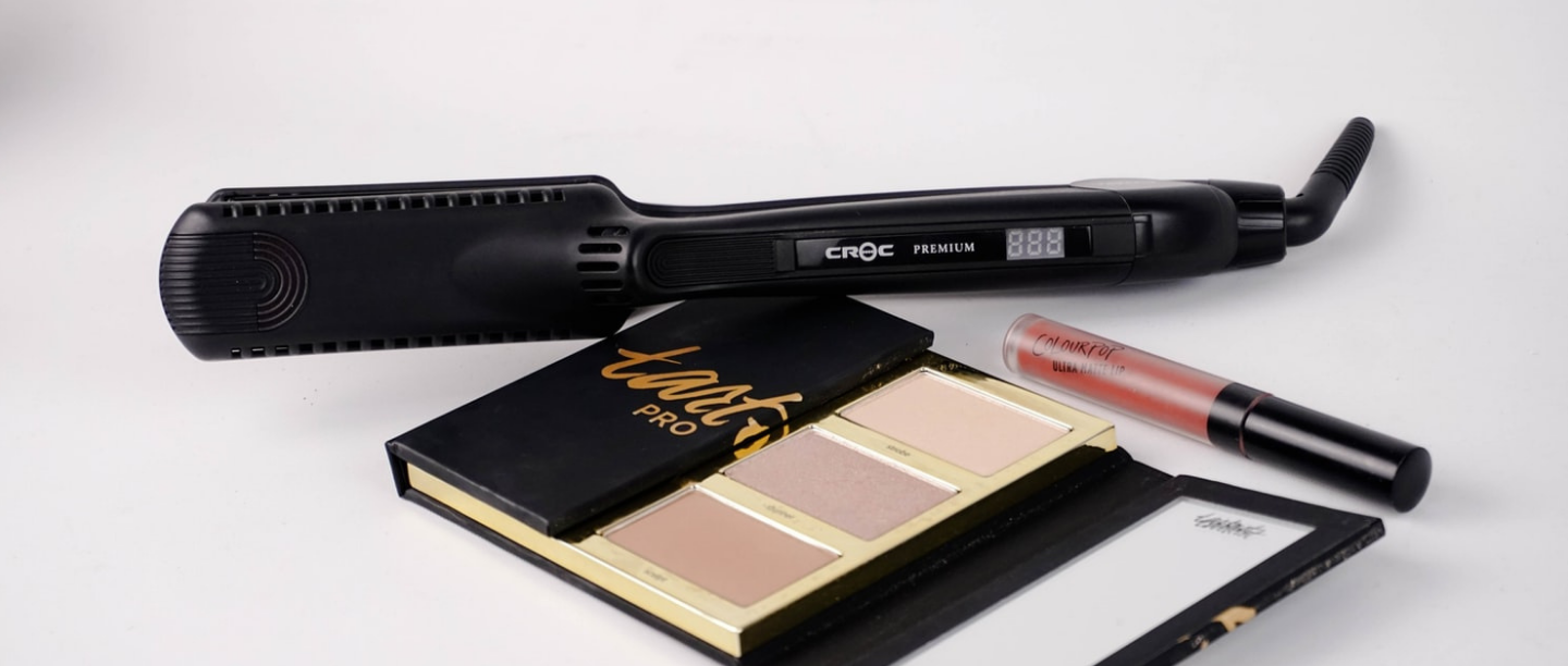 PSA: You Need To Clean Your Hair Straightener Right Away, Here&#8217;s Why