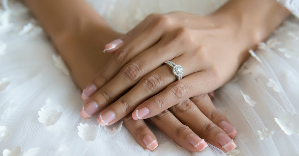 Engagement Ring Shopping 101: How To Buy The Engagement Ring Of Your Dreams!