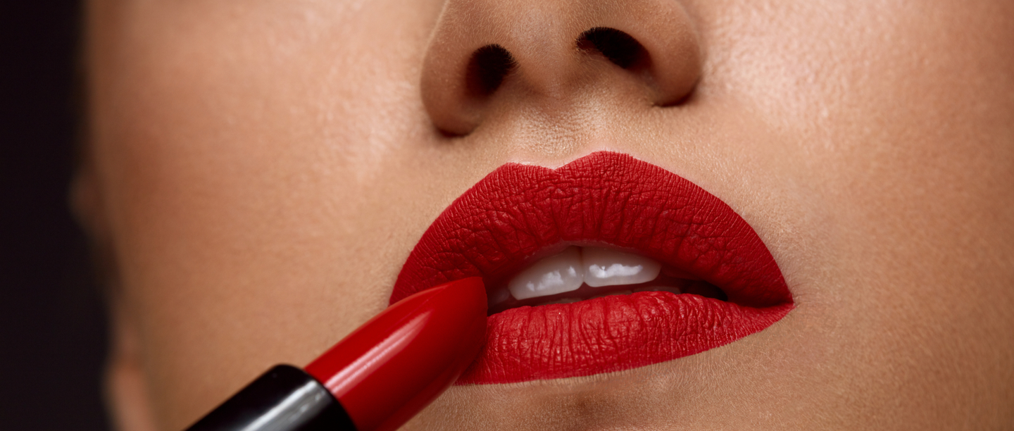 red lipstick etiquette