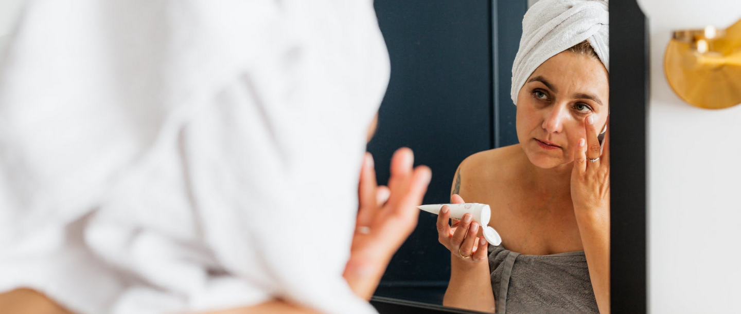 girl doing skincare