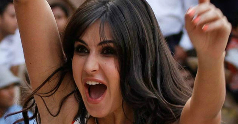 21 Thoughts A Girl Has When She Lets Her Boobs Fly Free!