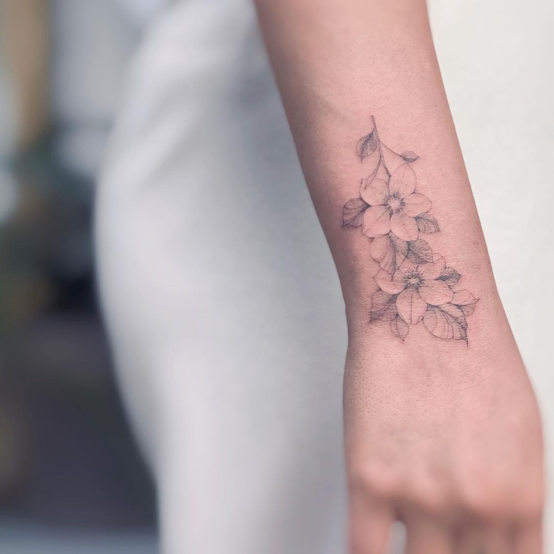Tatoos  Hand tattoos, Tattoo stencils, Simple tattoo designs