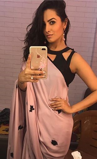 Disha Parmar Poses Cool In Mirror Selfie, Rahul Vaidya Lovestruck