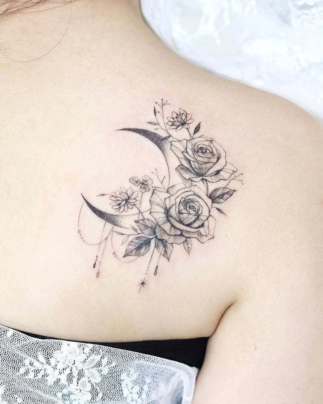 35 Cute Shoulder Tattoos for Women