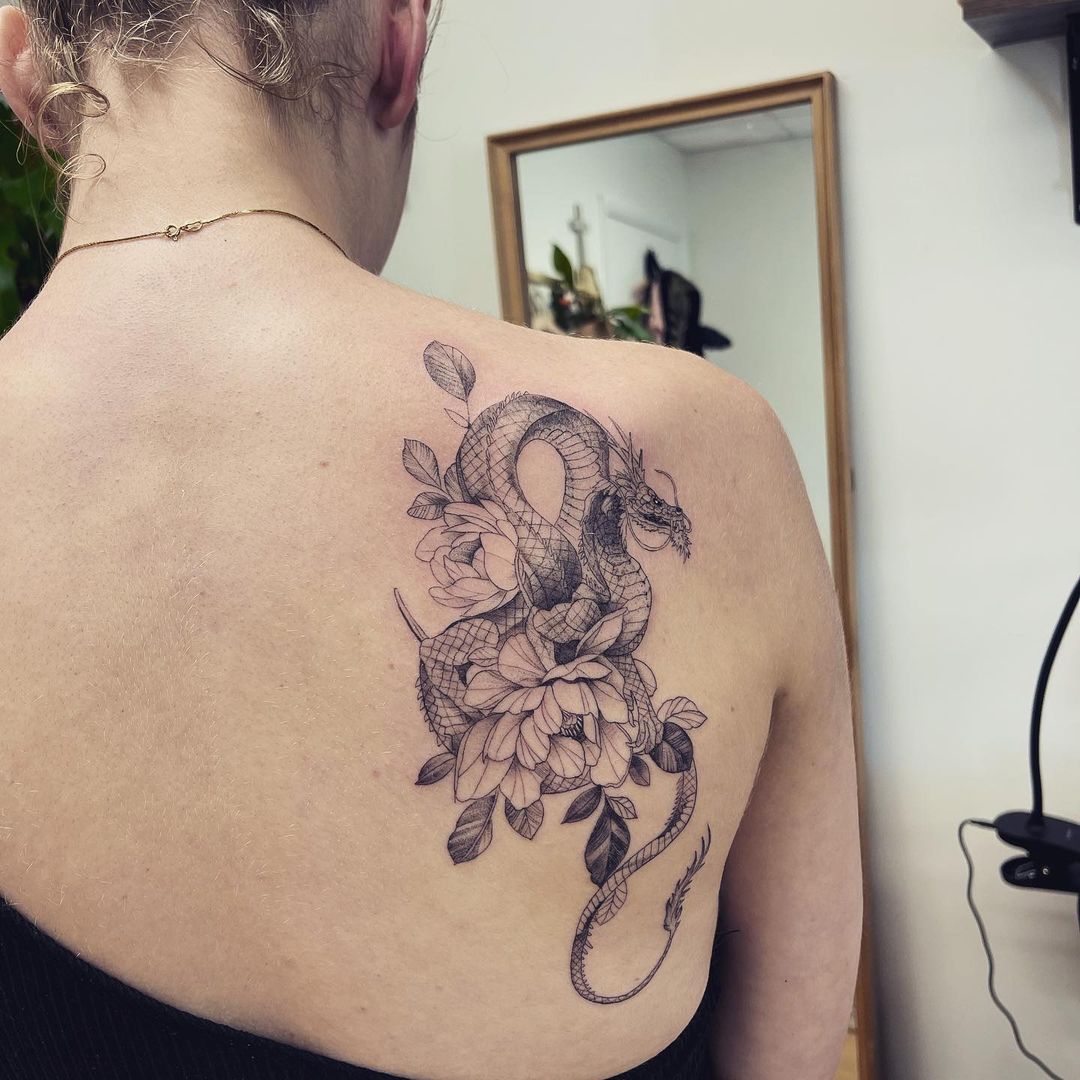 girl back shoulder tattoos