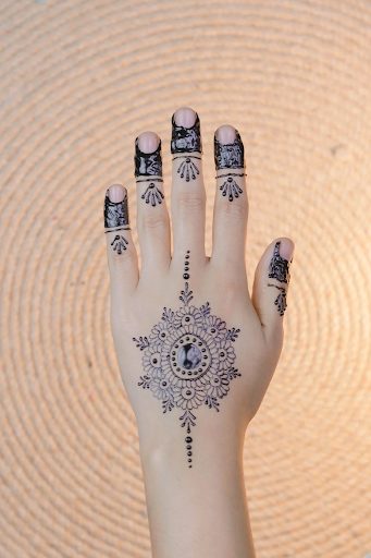 Mehndi Designs for Karwa Chauth - 30 Designs can be done at home