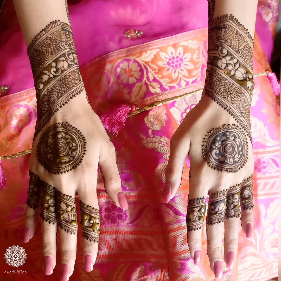 Finger Mehndi Designs - Diagonal Henna Design