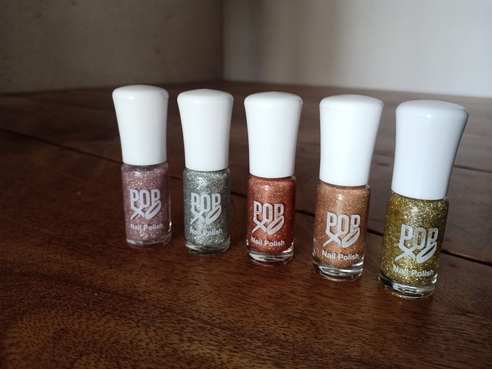 best-glitter-nails-popxo-makeup-vibin-mini-nail-kit-review-popxo