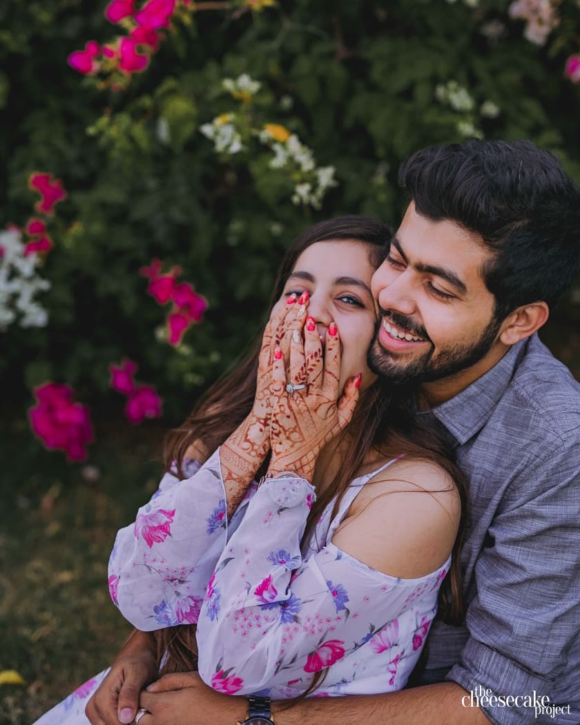How to Pose Regular Couples for Engagement Photos | PetaPixel