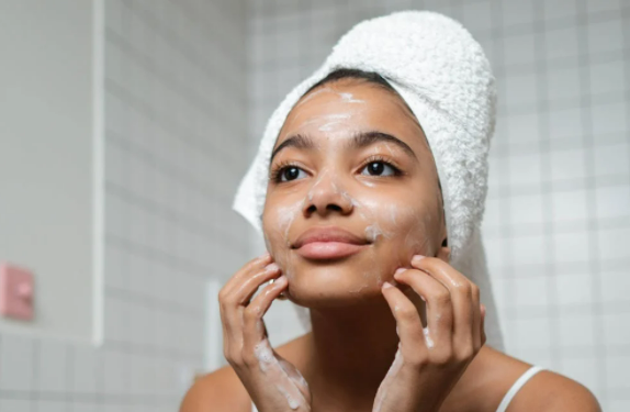 10 Best Tan Removal Face Washes That'll Help You Get Your Glow Back | POPxo