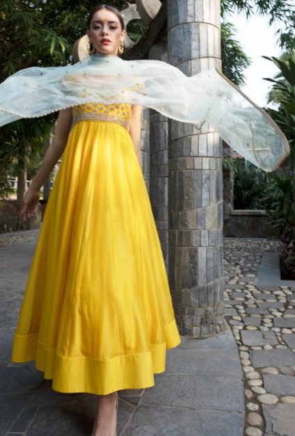 Haldi Dresses- 7+ Haldi Dress for Brides That Serve the Looks
