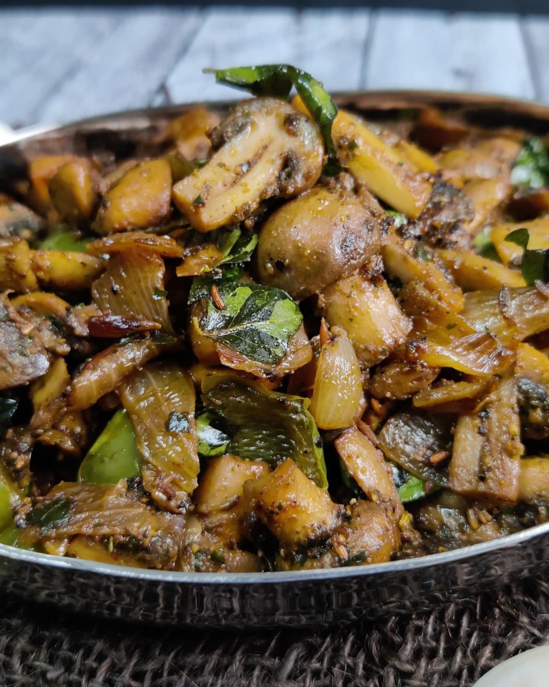 Mushroom Pepper Fry - Dry mushroom recipes
