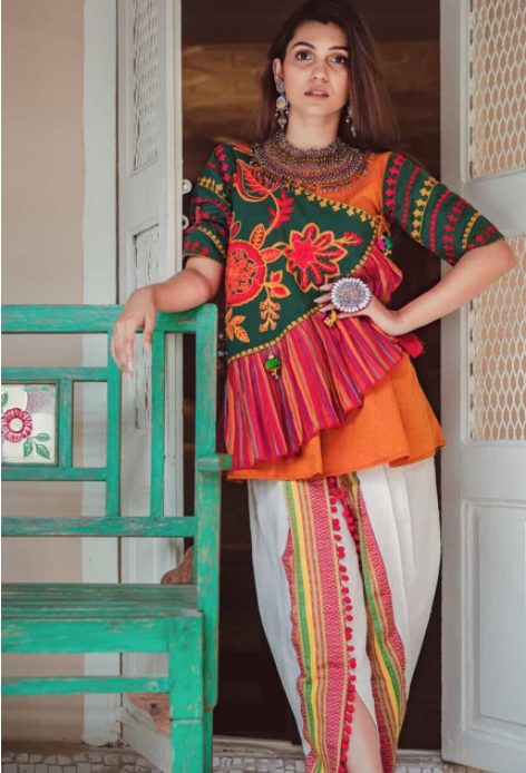 ITSMYCOSTUME Gujarati Kedia Garba Dress for Boys Dhoti,Angrakha & Cap Set  Kids Indian State Folk Dance Dress Red : Amazon.in: Clothing & Accessories