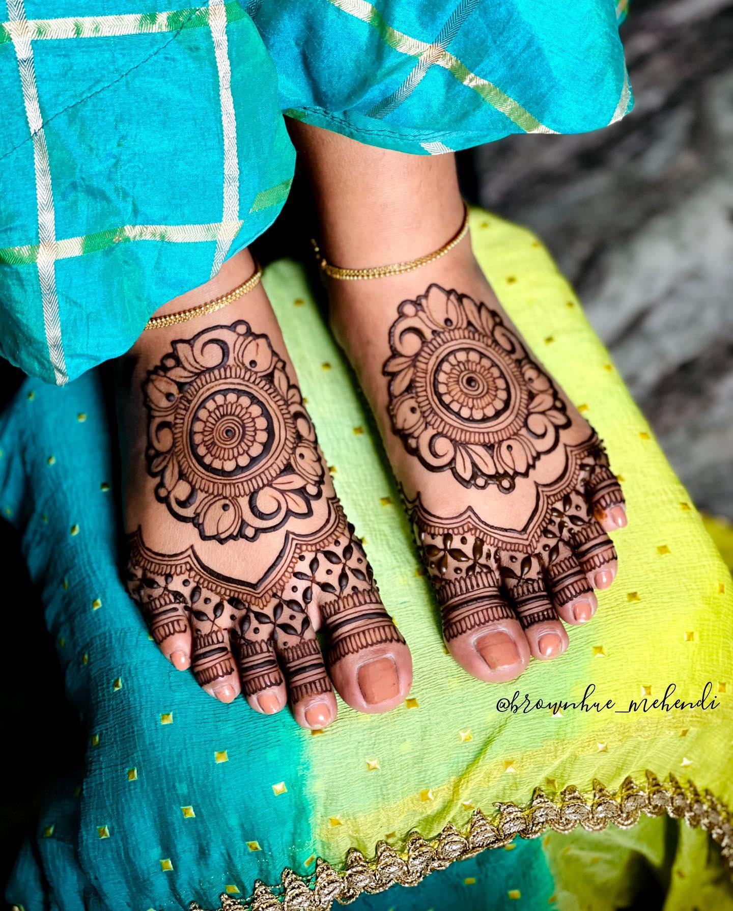 Elegant Leg Mehendi