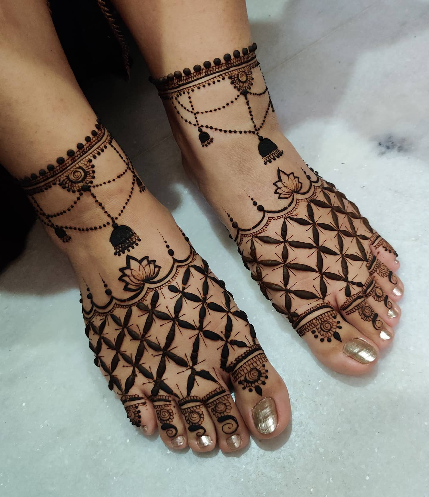 Grand bridal leg mehendi with... - Varshika Mehandi Designs | Facebook