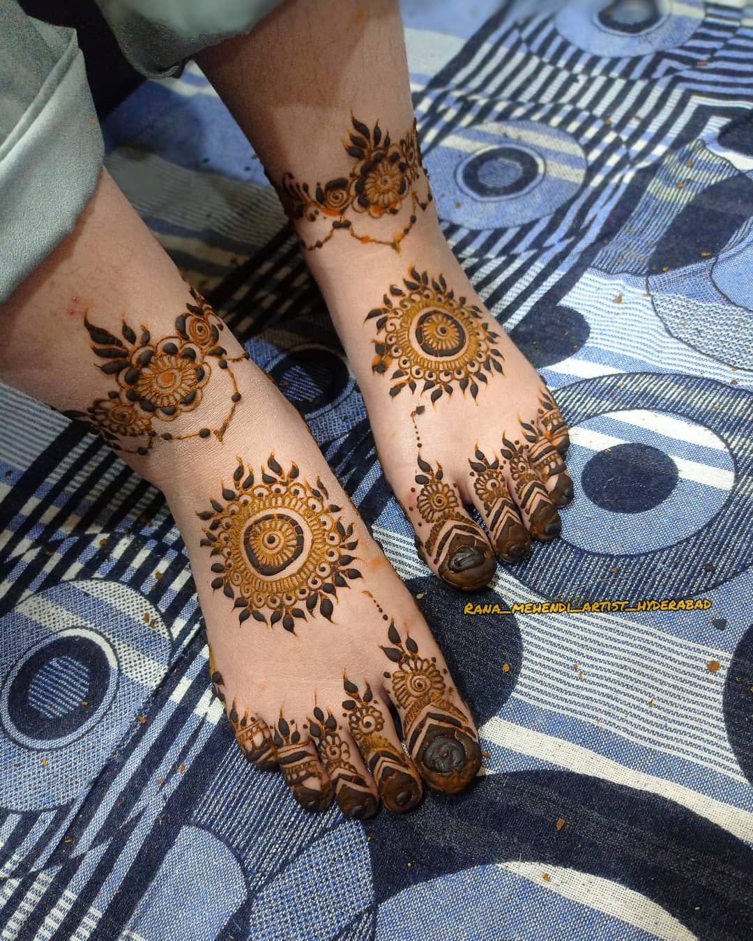 20 Mind Blowing and Unique Bridal Legs Mehndi Design for 2021 Wedding