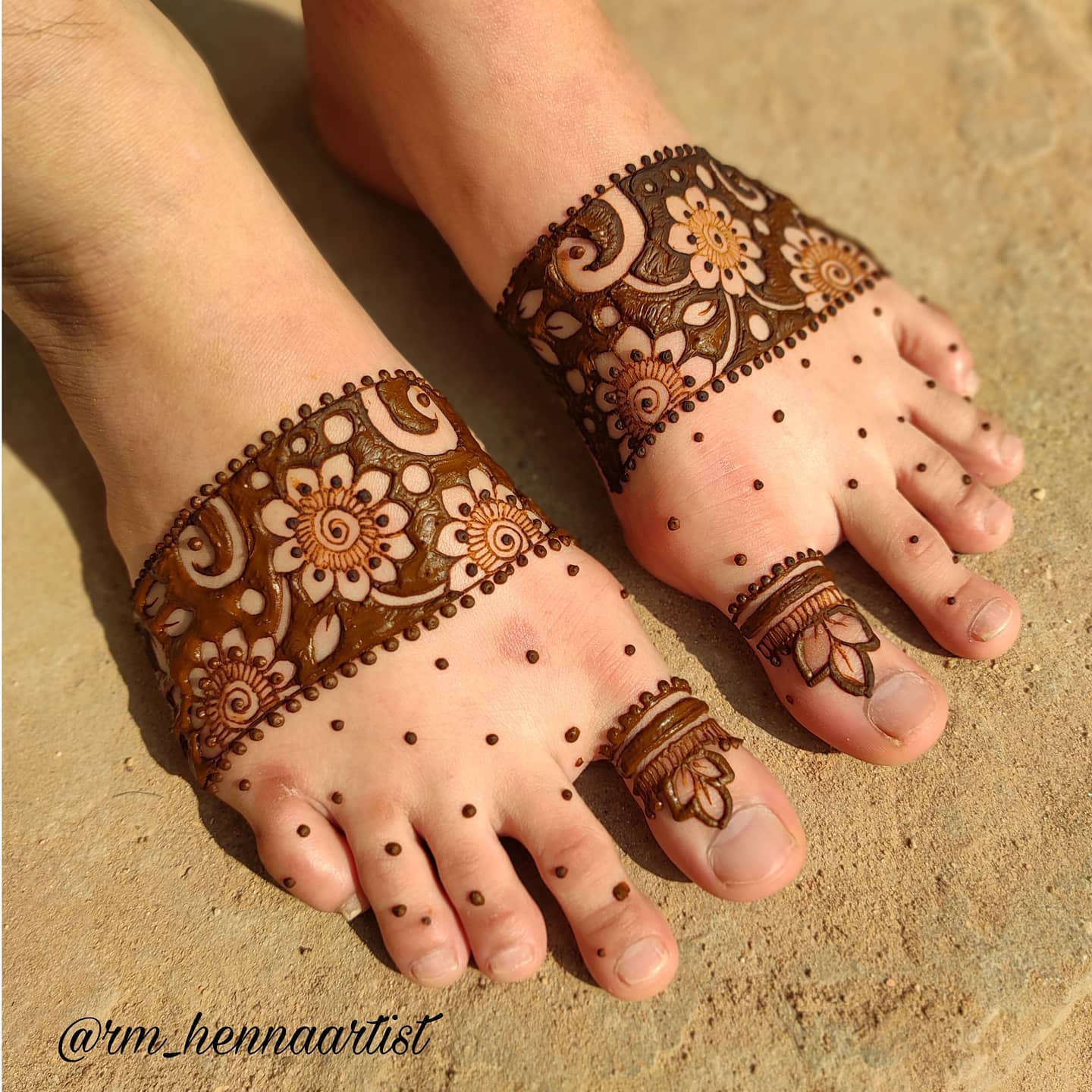 Leg Mehndi Designs - 25 Simple and Easy Leg Mehndi Designs For Women In  India
