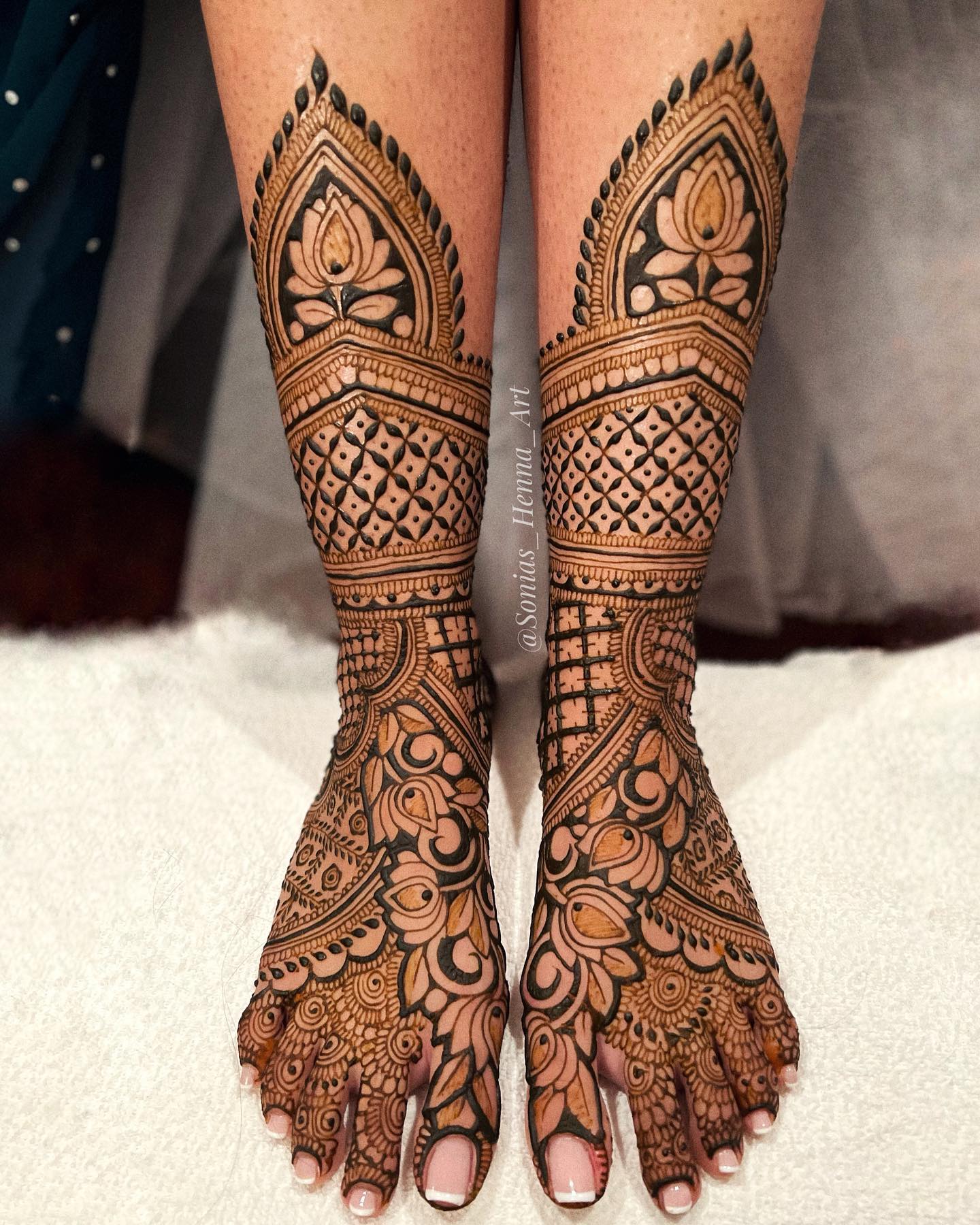 30 Latest And Trending Leg Mehndi Designs With Images!