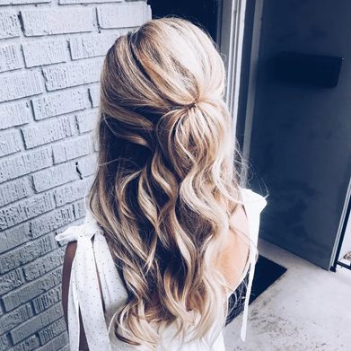 25+ Prettiest Ways To Add The Charm of Pearls To Your Bridal Hairstyle   Simple wedding hairstyles, Bridal hairstyles with braids, Bridal hair