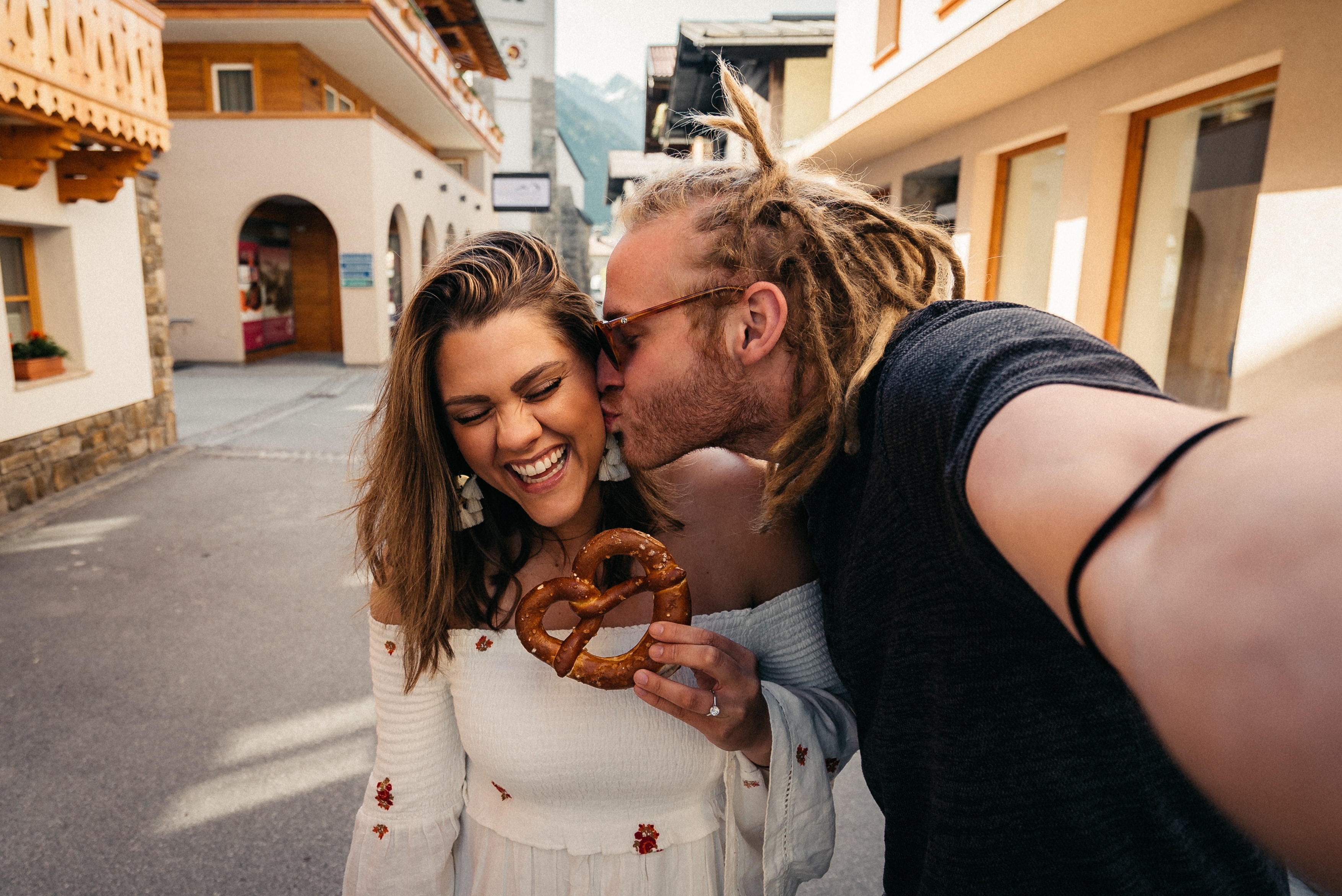 selfie photo poses for couples