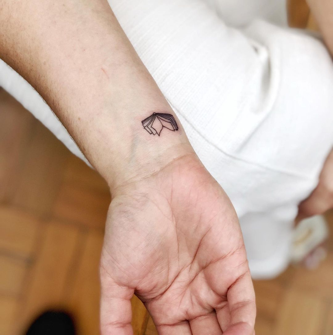 55 Gorgeous Small Tattoos With Meaning For Women | Fabbon