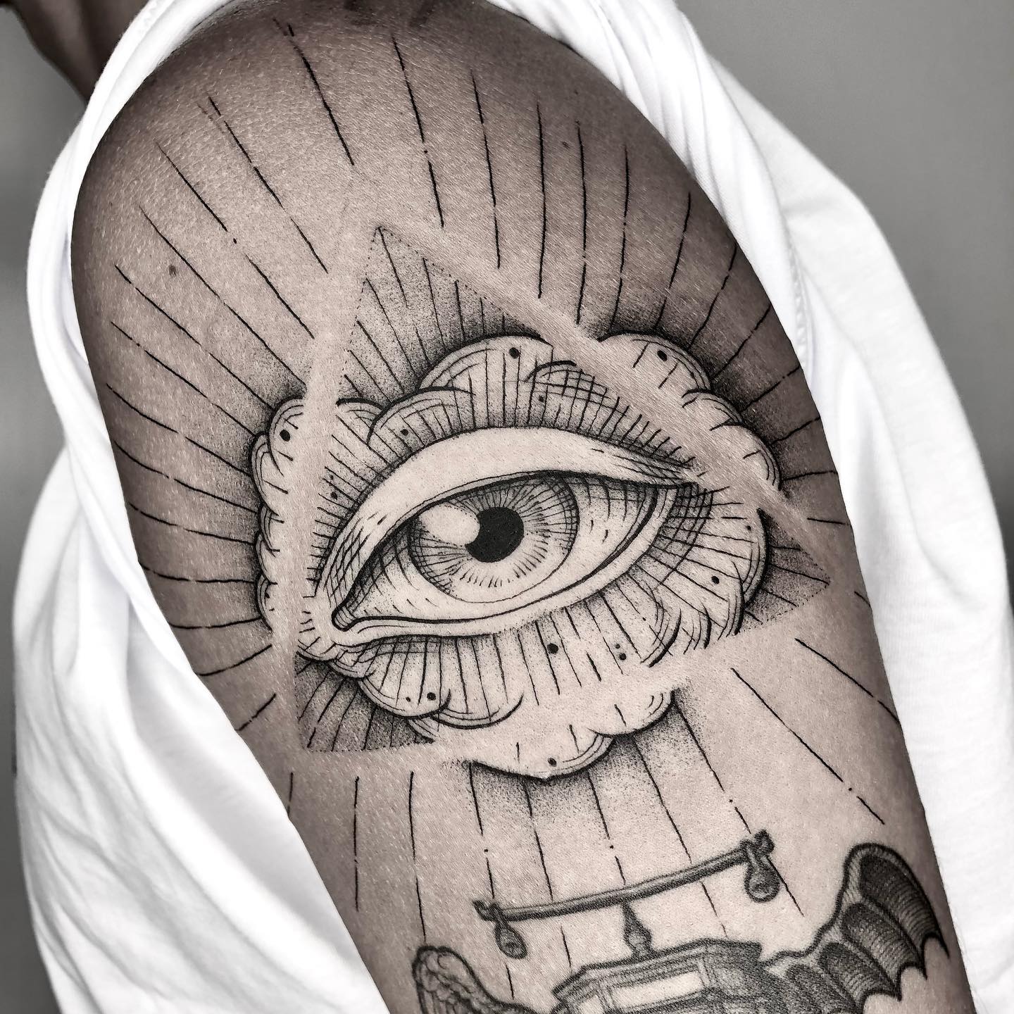Triangle 🔺️ With Third eye 👁 Tattoo || seven chakras #3d #thirdeye #tattoo  #tringle - YouTube