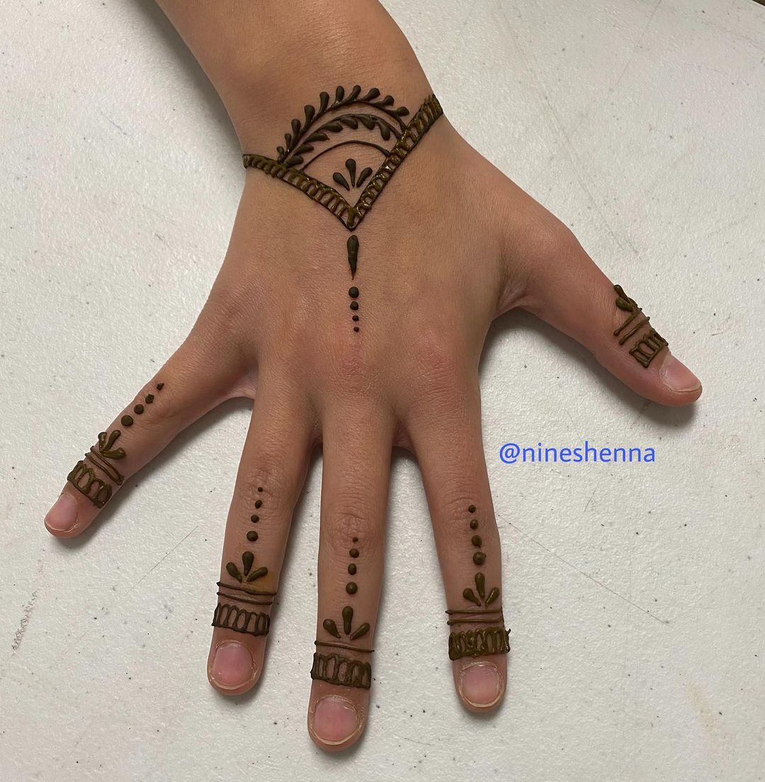Henna Tattoo Stock Photo  Download Image Now  Henna Tattoo Mehndi  Pattern One Woman Only  iStock
