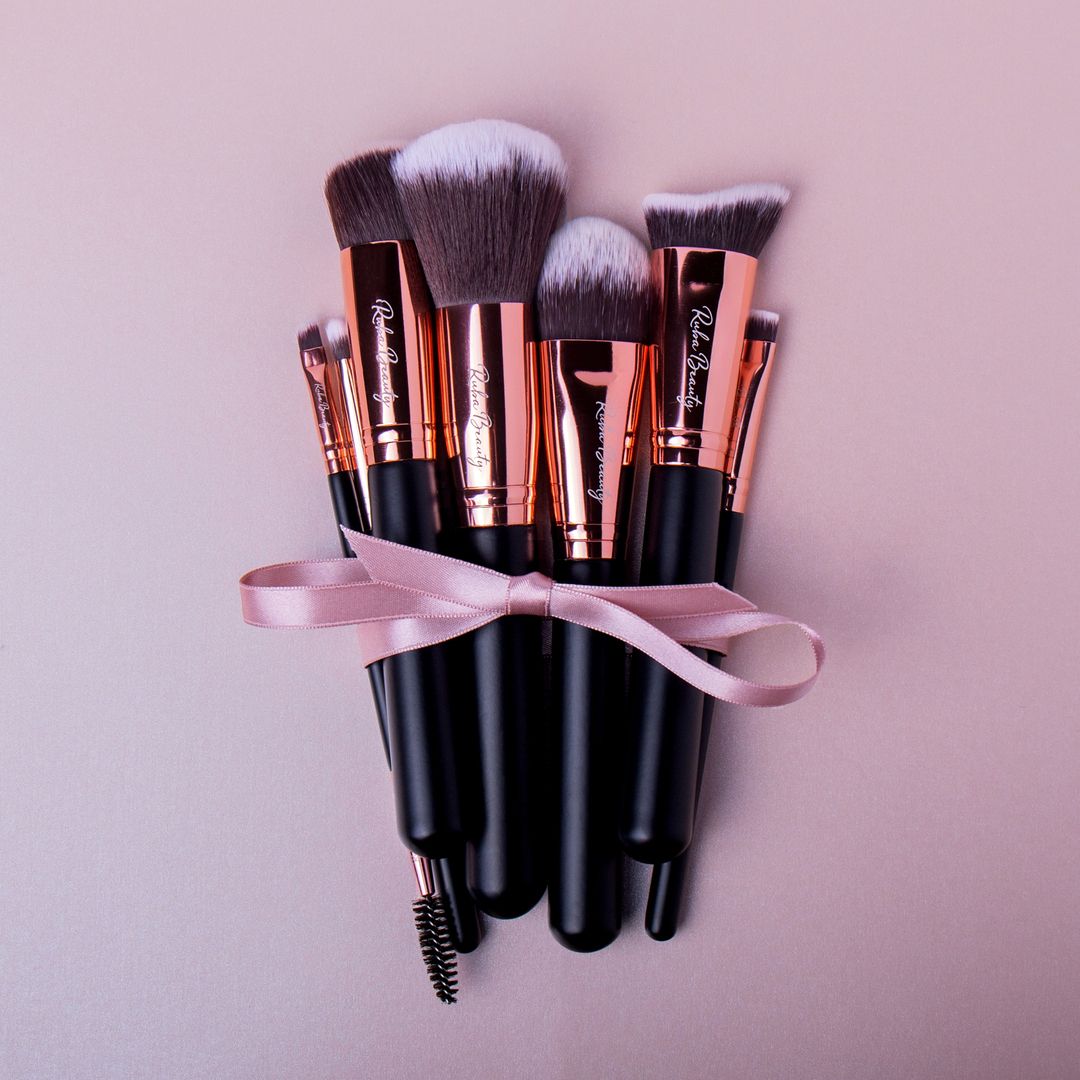 A Comprehensive Guide On Buying & Using Makeup Brushes