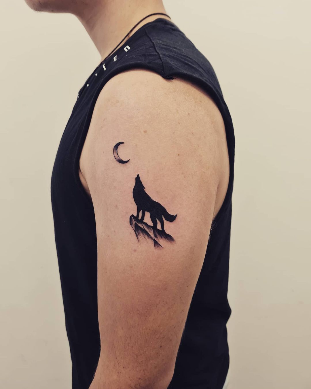 minimalist wolf tattoo choiyuntattoo 1  KickAss Things