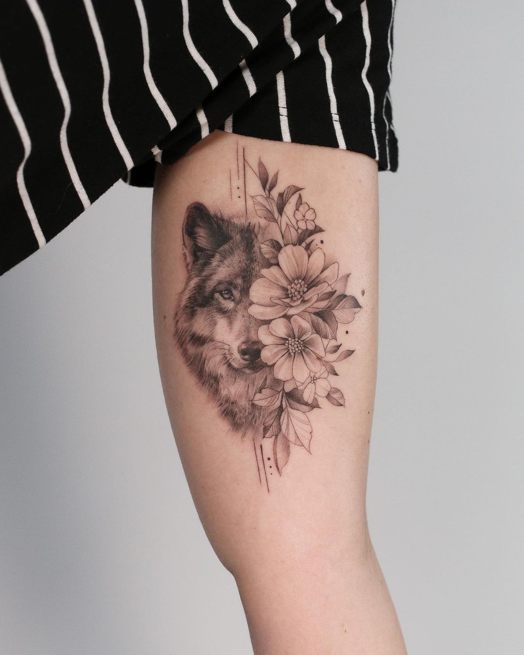 Wolf head with flowers tattoo by Ruben Barahona  Post 32183
