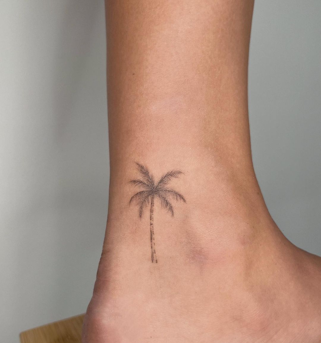 36 Cool tattoo design and tattoo placement for girls - Page 8 of 35 -  Fashionsum | Anklet tattoos, Ankle tattoo, Tattoos