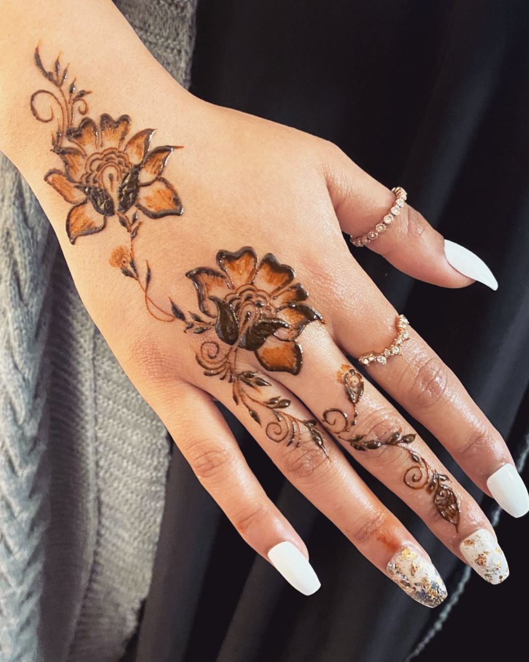 20 Flower Mehendi Designs That You Need To Try | POPxo