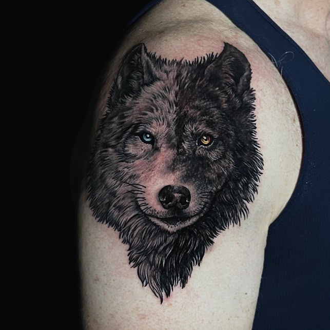 Wild Wolf and Compass Tattoo Design – Tattoos Wizard Designs