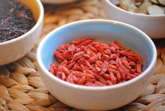 Top 12 Health Benefits of Goji Berries St.Botanica POPxo