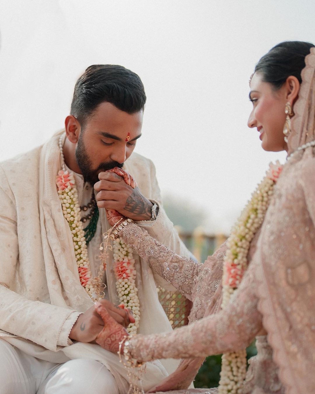 kl rahul and athiya shetty wedding picture