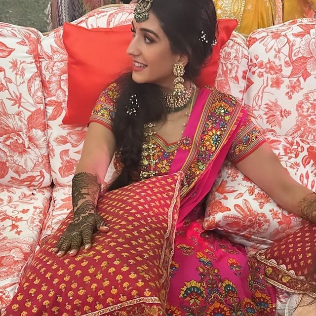 These Pics & Videos From Radhika Merchant's Mehendi Ceremony Are An ...