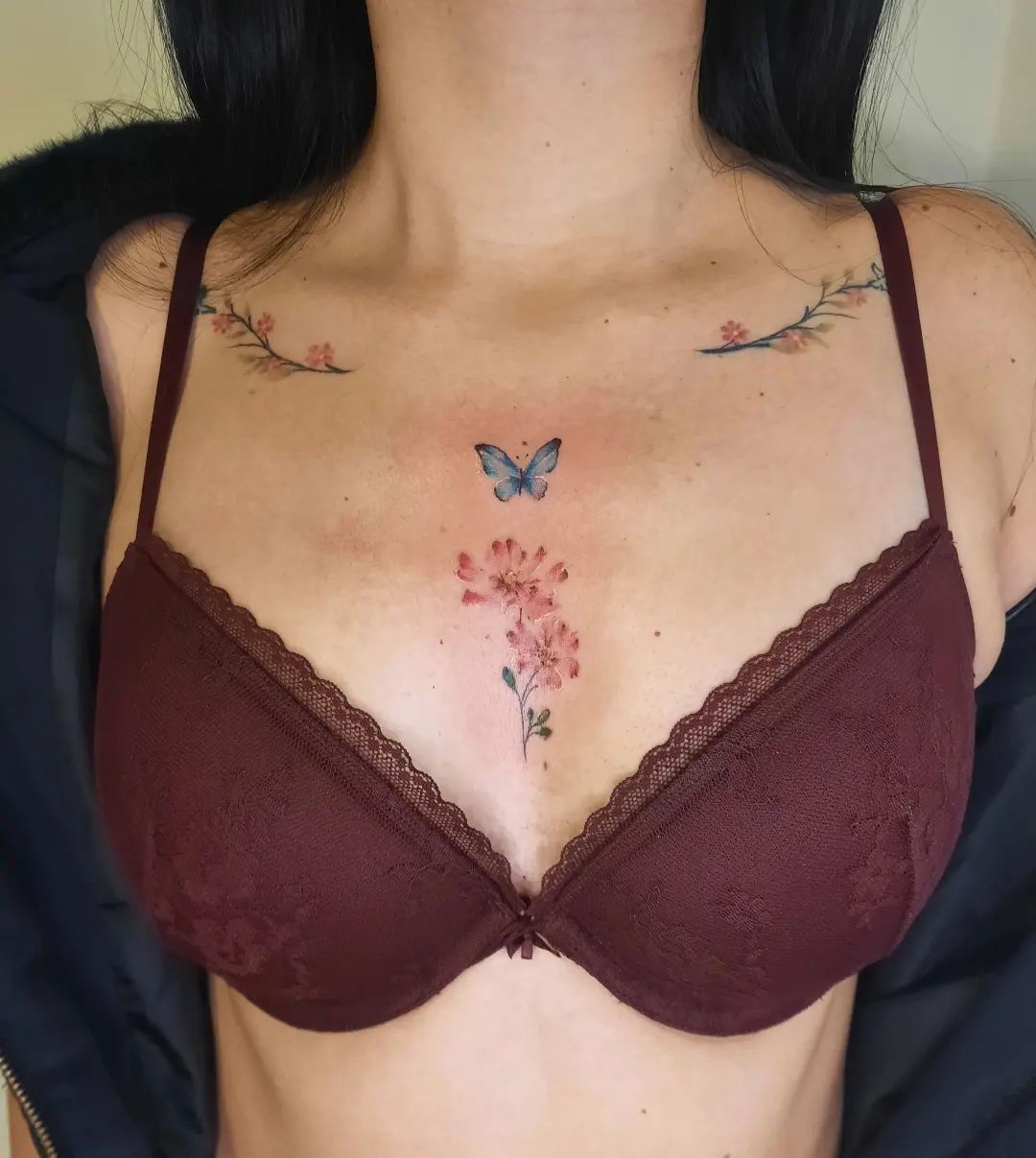 50 Striking Chest Tattoo Designs for Women